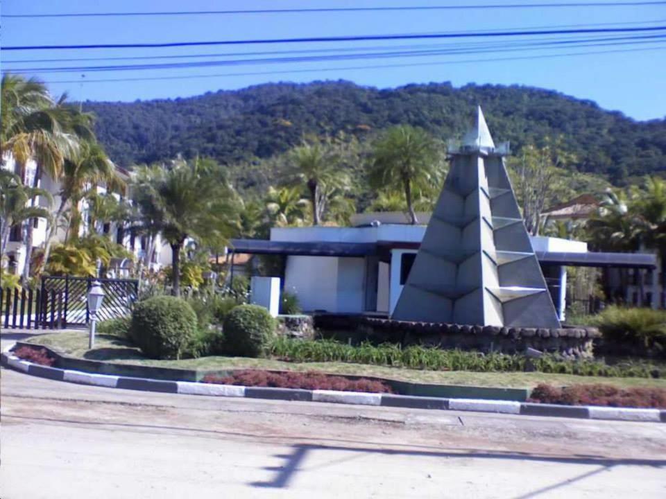 Апартаменти Ubatuba Apto. Wembley Tenis Екстер'єр фото